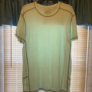 Men’s Buckle Black Tee